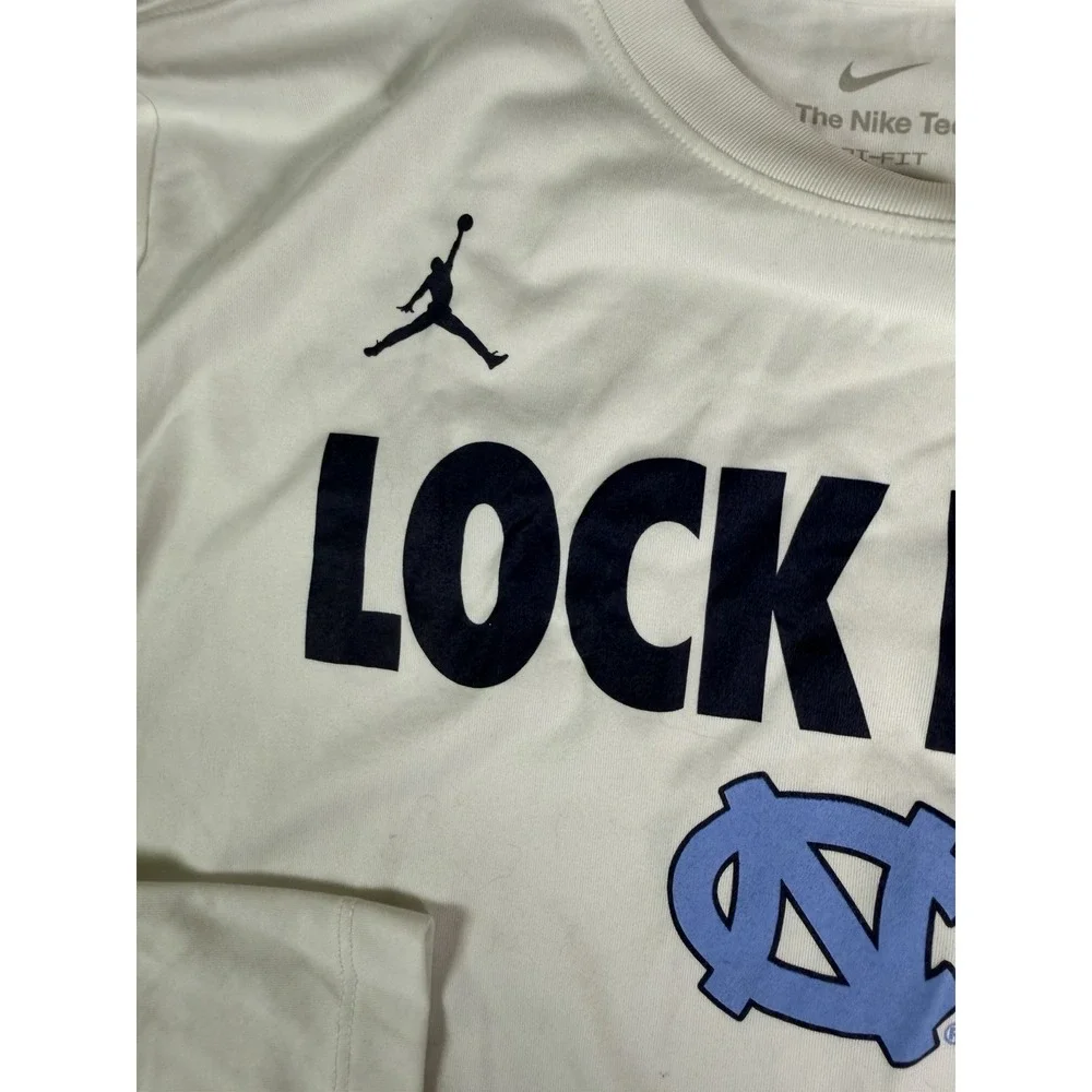 Nike Air Jordan NCAA UNC Tarheels White LS Training Shirt Men's Size L Euc